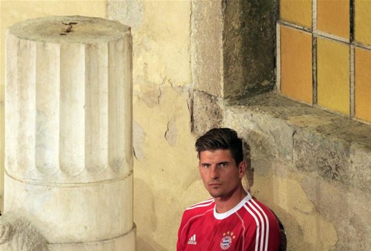 Croatian striker Marko Dabro has confirmed he is set to join Fiorentina.