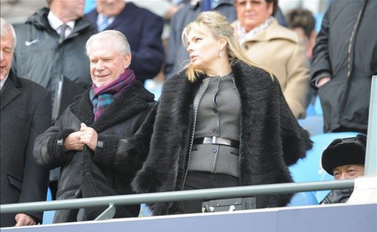Wigan Athletic's FA Cup winning owner Dave Whelan should be knighted, according to West Ham United co-chairman David Gold.