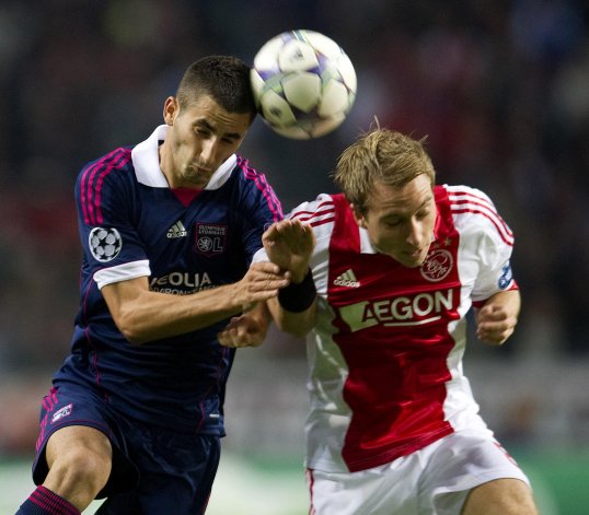 Ajax coach Ronald de Boer has implied it would be impossible to keep Christian Eriksen at the club if a big money deal was offered.