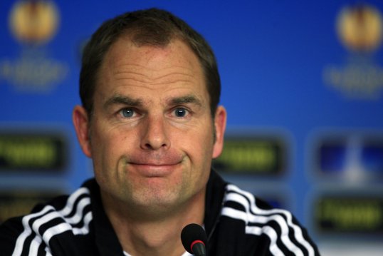 Ajax sporting director Marc Overmars has revealed the club will hold talks with boss Frank de Boer over a new contract.