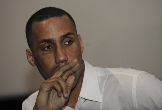 British gold medallist James De Gale is set to defend his European middleweight belt against Hadillah Mohoumadi on 13 October at Bluewater shopping centre.