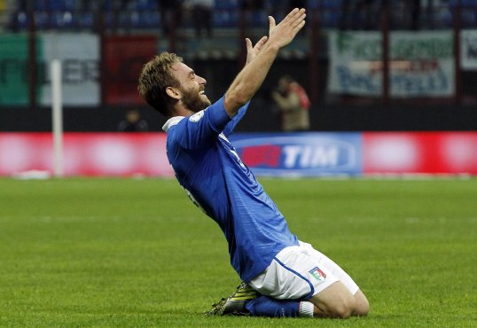 Roma midfielder Daniele De Rossi will not be sold during the January transfer window, according to president James Pallotta.