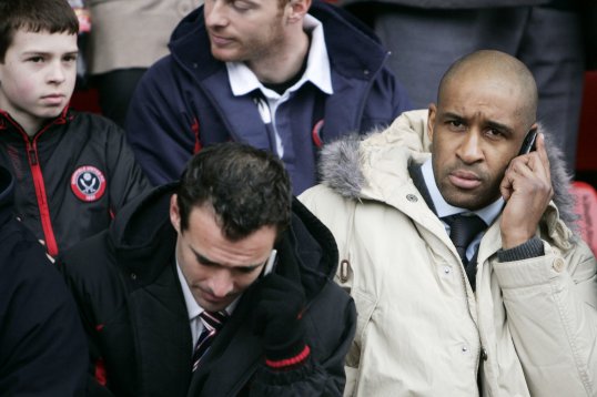 Former Sheffield United star Brian Deane has emerged as a frontrunner for the vacant managerial post at Bramall Lane.
