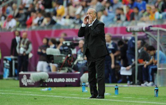 Spain coach Vincente del Bosque will equal László Kubala's record of being in charge of the national side for 68 games on Wednesday.