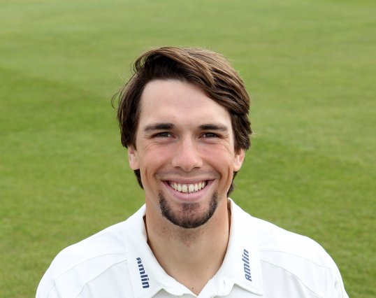 Derbyshire have signed former Essex and Middlesex batsman Billy Godleman on a two-year contract.