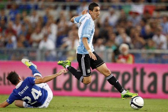 Angel Di Maria does not want to leave Real Madrid despite interest from Arsenal and Galatasaray.