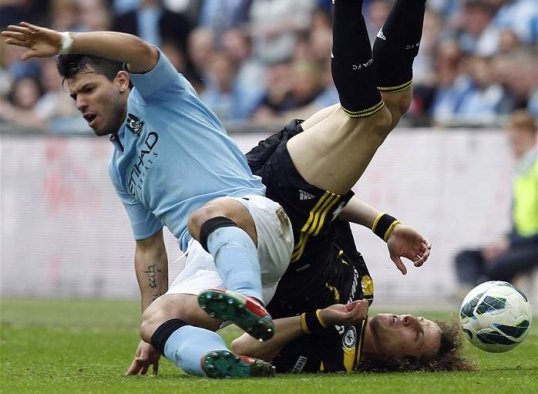 Manchester City striker Sergio Agüero has apologised to Chelsea defender David Luiz for his two-footed tackle during Sunday’s FA Cup semi-final clash at Wembley.