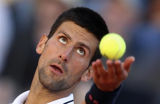 World number one Novak Djokovic defeated Albert Montanes in straight sets to progress at the Rome Masters.