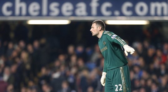 Doncaster Rovers have signed former Chelsea goalkeeper Ross Turnbull.