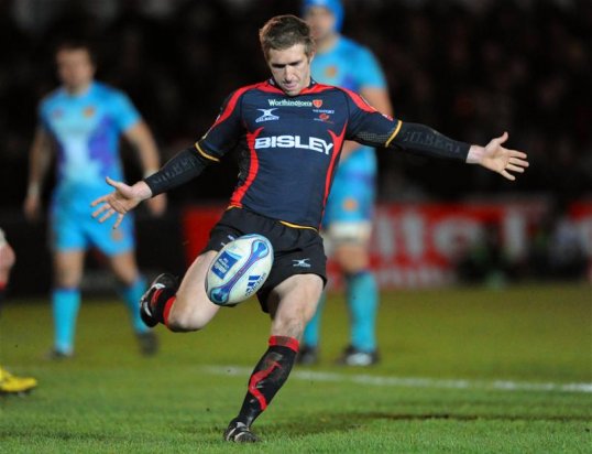 Newport Gwent Dragons have signed fly-half Jason Tovey from Cardiff Blues.
