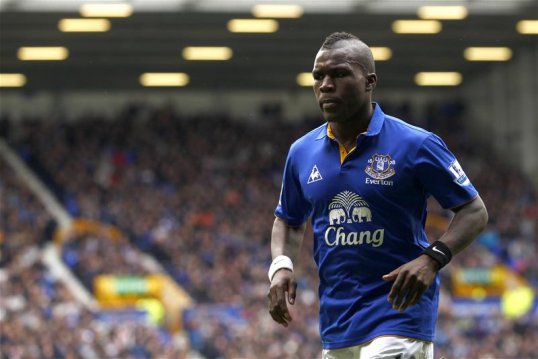 Ex-Real Madrid winger Royston Drenthe is close to sealing a deal with recently relegated Reading.