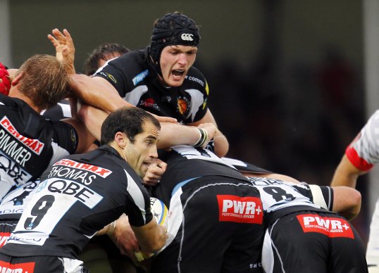 Exeter Chiefs forwards James Hanks and Ben White have committed themselves to the club for a further two years.
