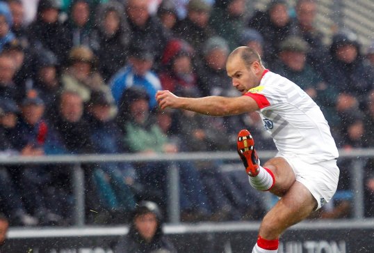 Saracens demolished Edinburgh with five tries to make a commanding start to their Heineken Cup campaign.