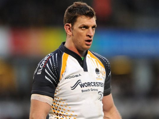 Edinburgh Rugby have signed Worcester Warriors winger Nikki Walker on a two year deal from the end of the season.