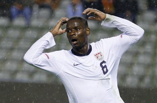Stoke City midfielder Maurice Edu has joined Turkish club Bursaspor on loan until the end of the season.