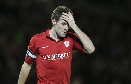 Barnsley defender Rob Edwards has joined League Two team Fleetwood Town on a month-long loan.