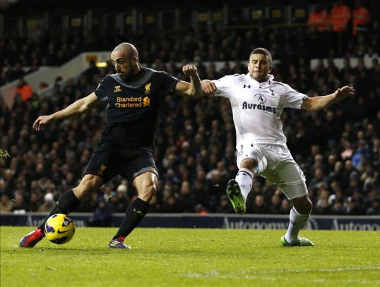 Liverpool assistant manager Colin Pascoe has confirmed that José Enrique tore his hamstring during their victory over Queens Park Rangers today.