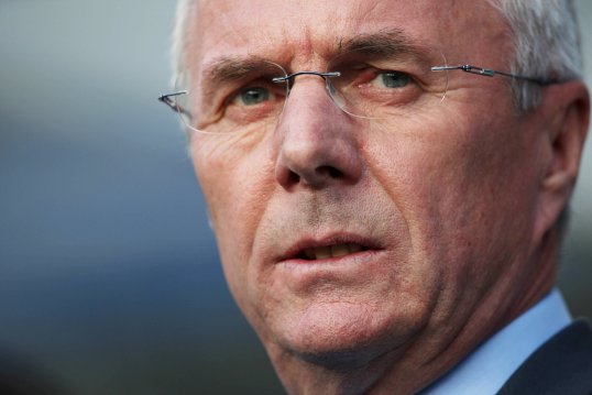 Former England boss Sven-Goran Eriksson has revealed he persuaded Roman Abramovich to buy Chelsea instead of Tottenham Hotspur in 2003.
