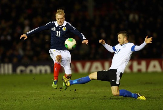 Gordon Strachan’s reign as Scotland manager kicked off with a 1-0 win over Estonia thanks to Charlie Mulgrew’s first international goal.