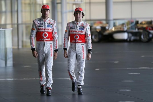 McLaren want to keep drivers Sergio Perez and Jenson Button at the team for next season.