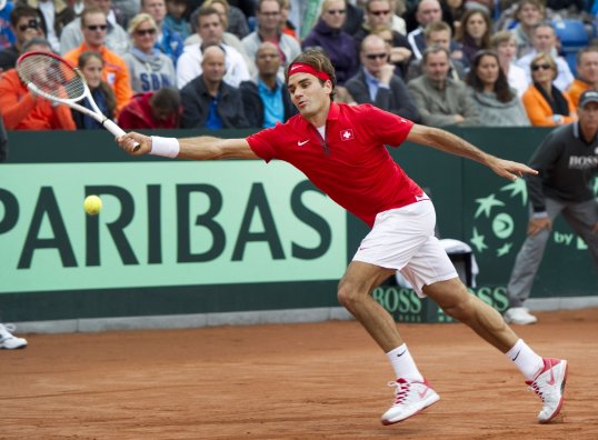 Andy Murray could become the world's No 1 tennis player, according to his rival Roger Federer.