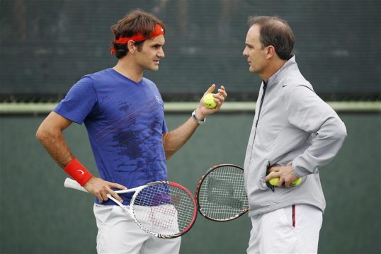 Roger Federer has split from his coach of three years Paul Annacone, stating that they 