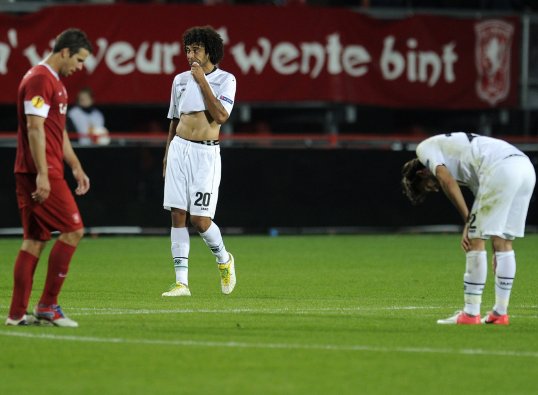 Hannover manager Mirko Slomka has said that defender Felipe will have to undergo a hip operation and will be out until at least Christmas.