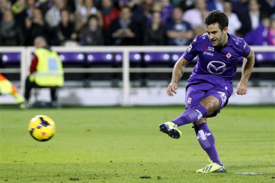 Fiorentina striker Giusepp Rossi is reportedly happy at his current club, despite interest from Tottenham Hotspur.