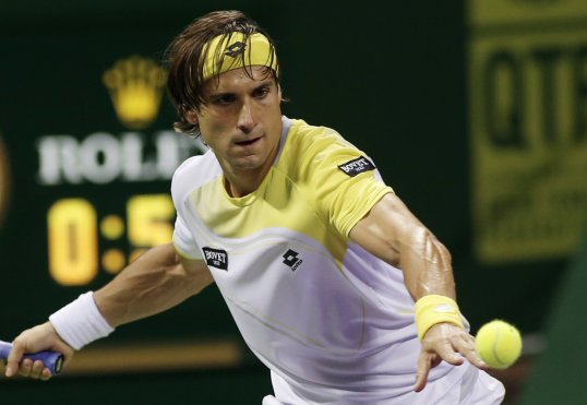 World number five David Ferrer beat Lukas Lacko in straight sets to reach the semi-finals of the Auckland Open.