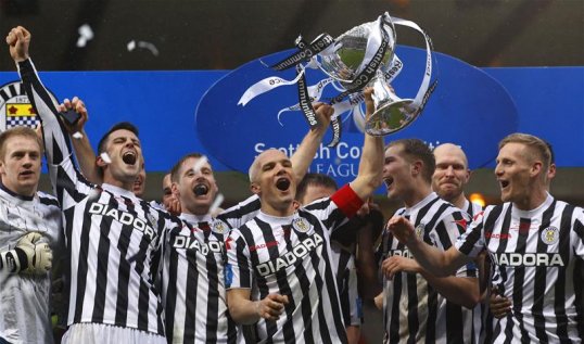 St Mirren came from behind to win the Scottish League Cup with a 3-2 victory over Heart of Midlothian at Hampden Park.
