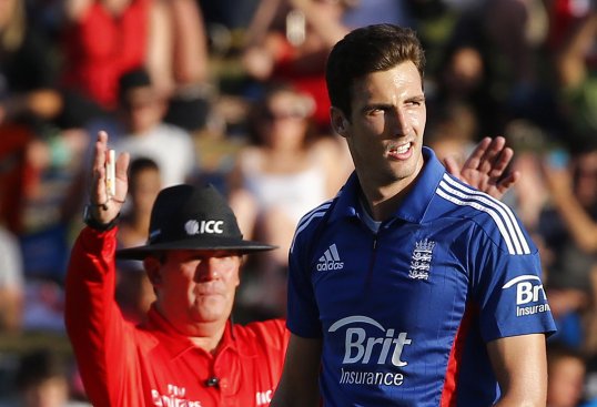 England fast bowler Steven Finn believes he will overcome his tendency to disturb the stumps during his run-ups.