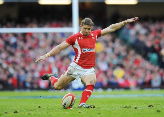 Wales duo Toby Faletau and Leigh Halfpenny are set to be declared fit to start Saturday's Six Nations match against France in Paris.