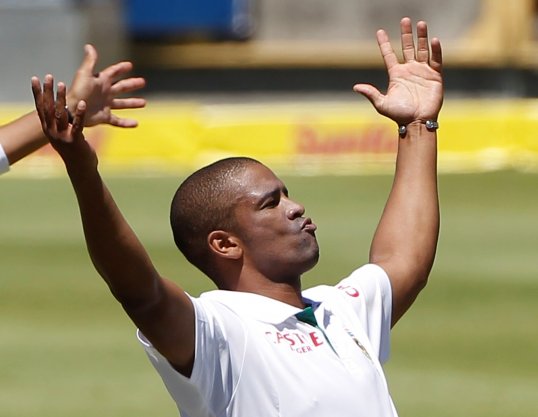 South Africa seamer Vernon Philander has been ruled out of the second Test against New Zealand in Port Elizabeth on Friday with a hamstring injury.