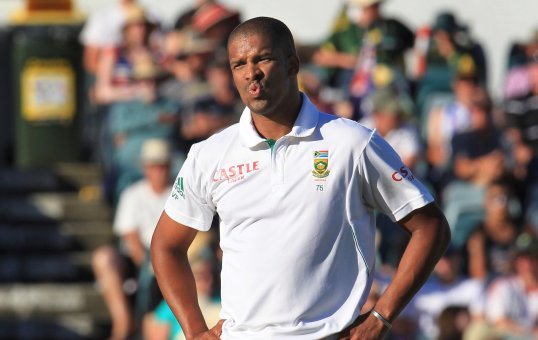 South Africa seamer Vernon Philander could miss the the second Test with New Zealand after he experienced hamstring stiffness in the series-opener in Cape Town.