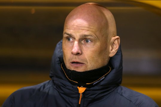 Under fire Wolverhampton Wanderers manager Stale Solbakken refused to lay into his critics after his side put in an impressive 4-1 victory at Bristol City.