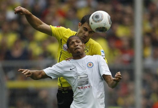 Borussia Dortmund managed to grab the three points in the closing stages of the game after dominating throughout.