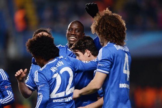 A first-half goal from Demba Ba gave Chelsea a 1-0 win at home to Steaua Bucharest in the Champions League.
