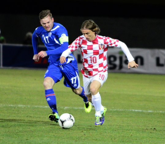 A superb defensive performance saw Iceland hold Croatia to a goalless draw in the first leg of their World Cup qualifying play-off on Friday evening.