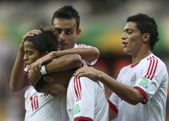 Mexico beat Japan 2-1 in their Confederations Cup match in Estadio Mineirao on Saturday night.