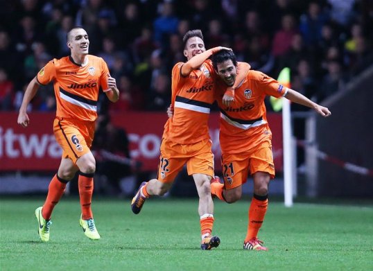 Swansea City missed the chance to qualify for the next round of the Europa League as they slumped to a 1-0 defeat at home to Valencia.