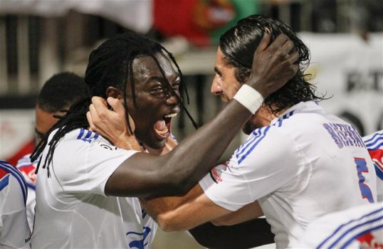 Fulham could make an ambitious bid for Lyon striker and former Newcastle target Bafetimbi Gomis this January.