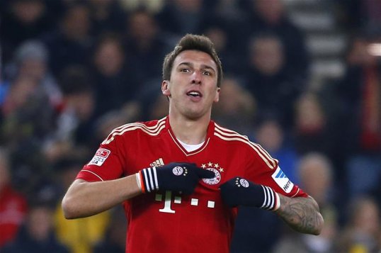 Bayern Munich general manager Matthias Sammer has said that Mario Gómez and Arjen Robben must not let their egos cause problems after the duo were on the bench at the weekend.