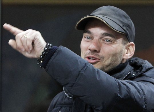 Galatasaray chairman Unay Aysal has revealed the club have a “plan B” if Wesley Sneijder decides to move to the Premier League.