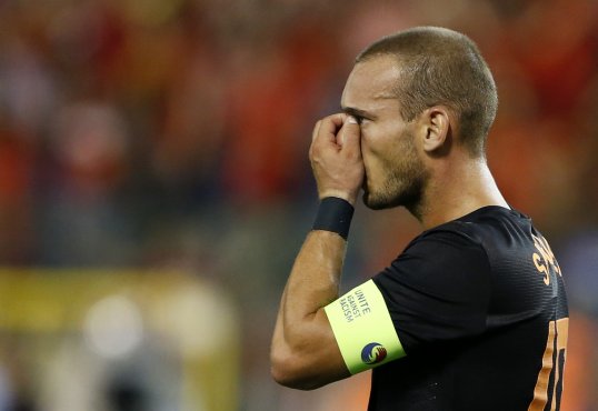 Galatasaray president Unal Aysal has revealed the Turkish giants are in talks to sign Inter Milan midfielder Wesley Sneijder.