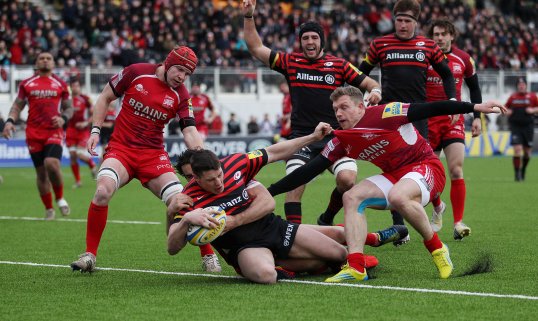 Saracens went for points clear at the top of the Premiership with a bonus point win over London Welsh at Allianz Park.