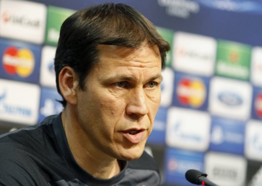 Lille manager Rudi Garcia has admitted he would like to attract Liverpool's Joe Cole to the French side.