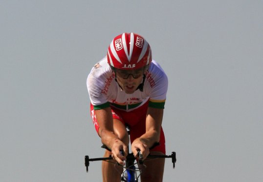 South African cyclist David George, a former teammate of Lance Armstrong, has tested positive for banned substance EPO.