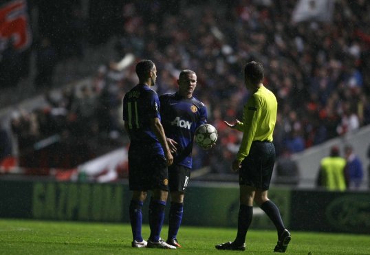Manchester United midfielder Ryan Giggs has said that the side have