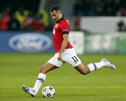 Manchester United midfielder Ryan Giggs, who turns 40 years old tomorrow, is looking increasingly likely to call time on his playing career at the end of the season.