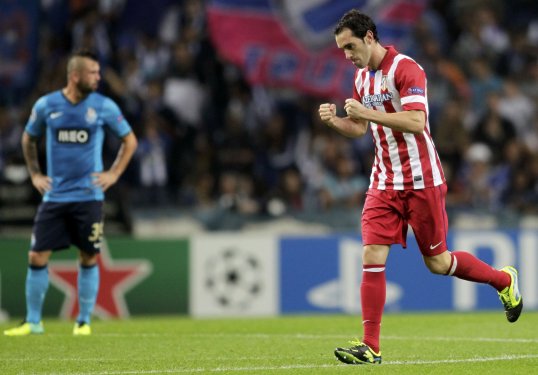 Atletico Madrid defender Diego Godin has extended his contract with the club until 2018.